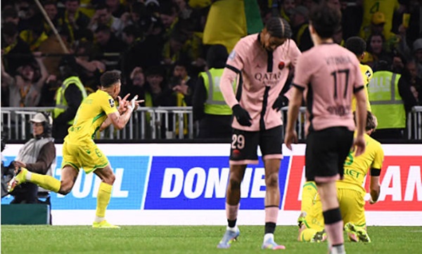 PSG chia điểm kịch tính trước thềm chạm trán Arsenal