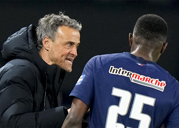 PSG đón tin mừng ở hành lang biên