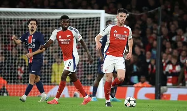 PSG khiếu nại UEFA vì Arsenal chỉ cấp 2.500 vé tại Emirates