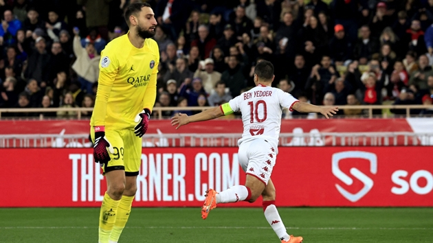 PSG nhận được lời khuyên từ huyền thoại Pháp về Donnarumma