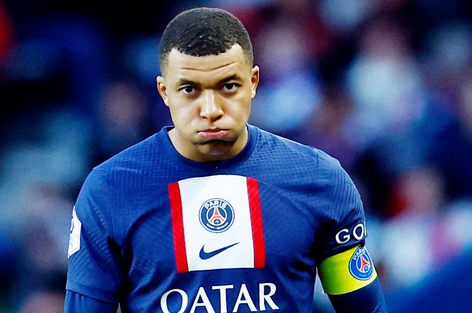 PSG nhượng bộ Mbappe