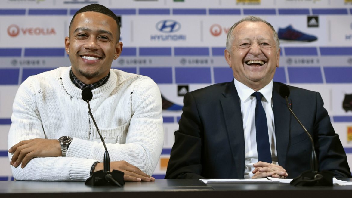 PSG tiếc đứt ruột khi mua hụt Memphis Depay