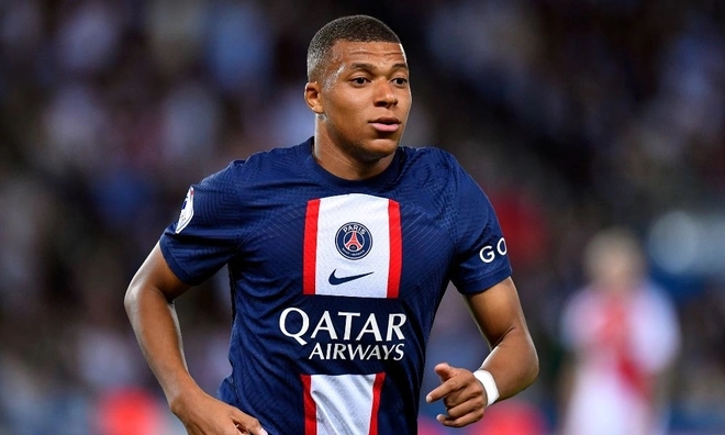 PSG trả 376 triệu euro để giữ chân Mbappe
