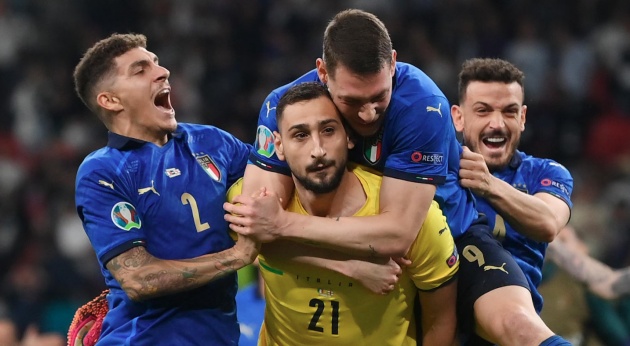 Quá đắng! Donnarumma loại Liverpool, Ý liền ‘xát muối vào nỗi đau’ của tuyển Anh