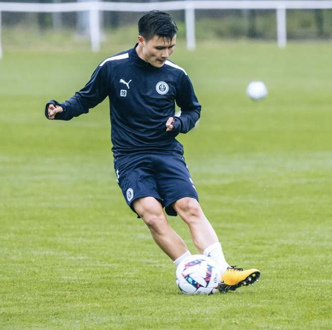 Quang Hải tiếp tục ghi bàn và kiến tạo tại buổi tập của CLB Pau