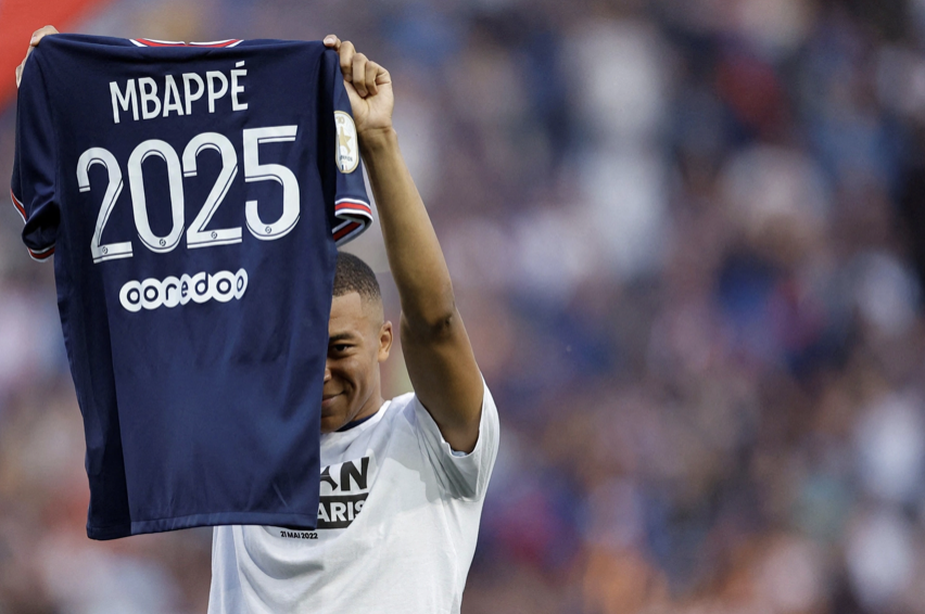 Quyền lực thật sự của Mbappe tại PSG
