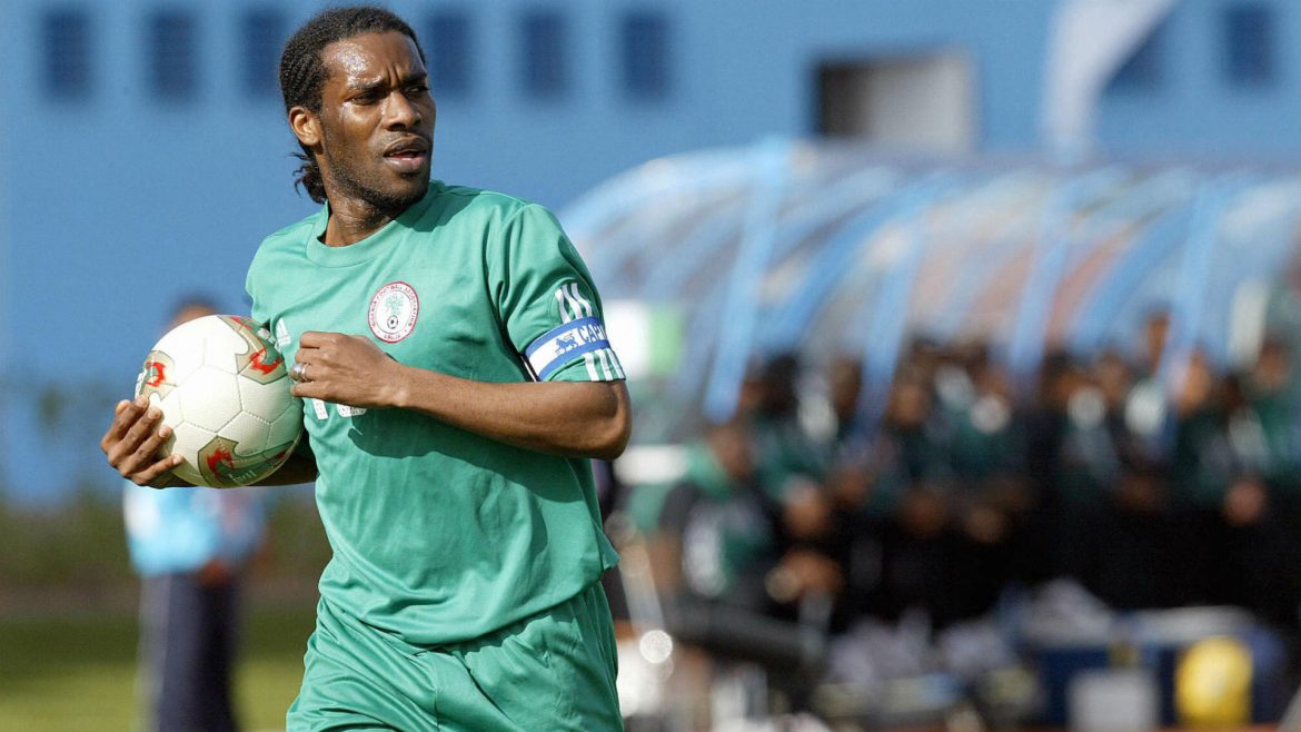 Ronaldinho tiếc nuối khi sao PSG chuyển đến Anh