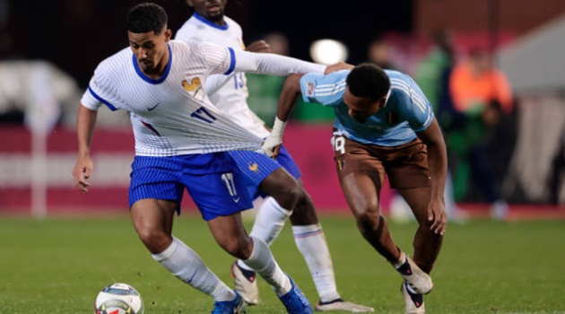 Saliba nhận cơn mưa chỉ trích