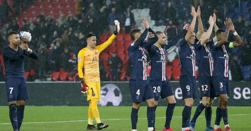 Sao Ligue 1 “tấu hài”, biếu không cho PSG bàn thắng dở khóc dở cười