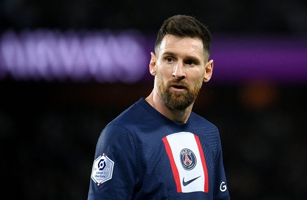 Sếp lớn PSG nói không với Messi
