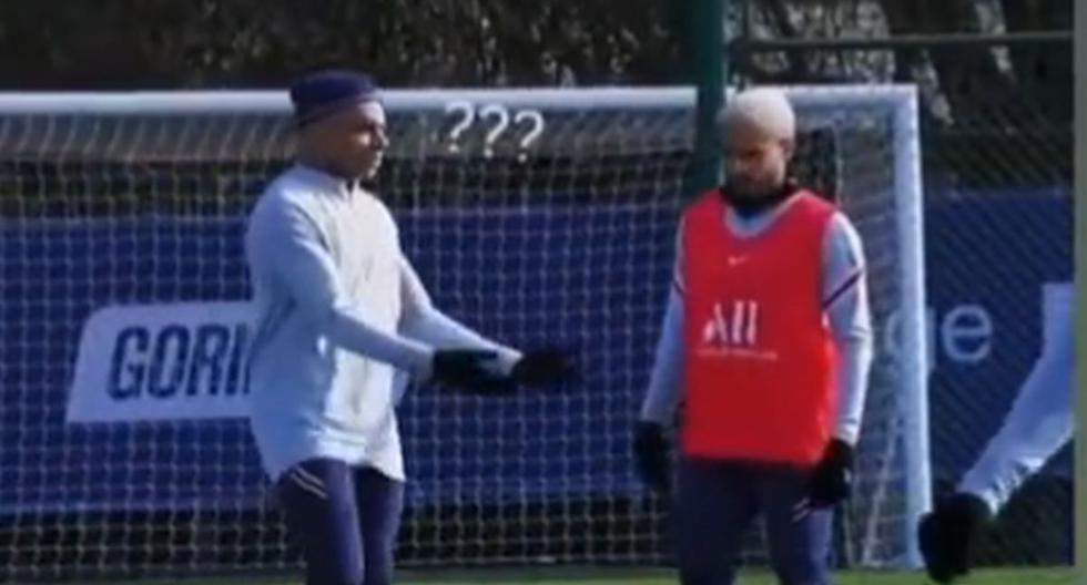 SỐC! Neymar bỏ mặc Mbappe, chờ Messi để tập chung