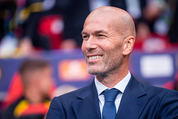 Tại sao Zidane là ứng viên sáng giá nhất để thay Deschamps?