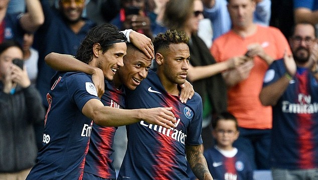 ‘Tam tấu’ K-E-N nổ súng, PSG không thể ngăn cản