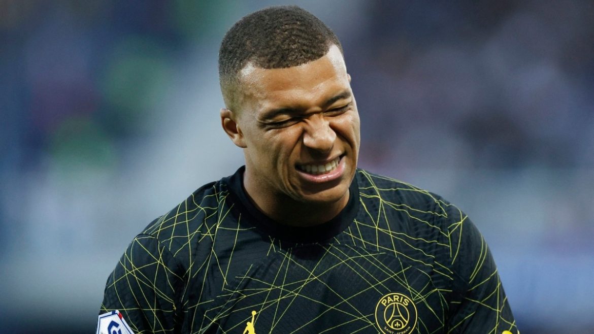 Thắng thua trong ván cờ cân não giữa Mbappe và PSG