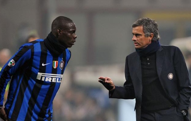 Thầy cũ động viên Balotelli sau sự cố đấm vỡ mũi đối phương