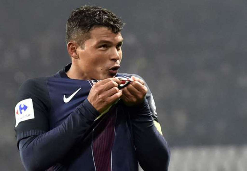 Thiago Silva ghi bàn thứ 4 sau 3 trận, PSG vào bán kết League Cup