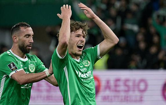 Thua đau Saint-Etienne, sếp lớn Lyon “nổi đóa” với trọng tài