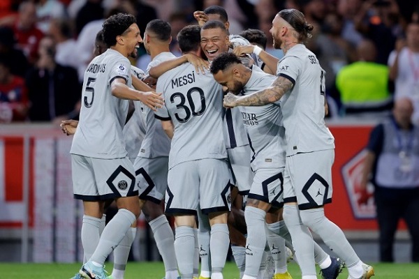 Tranh cãi quanh pha bỏ bóng của Mbappe để Neymar ghi bàn