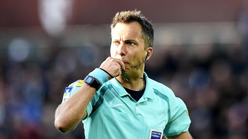 Trọng tài Ligue 1 chết trong lúc tập luyện