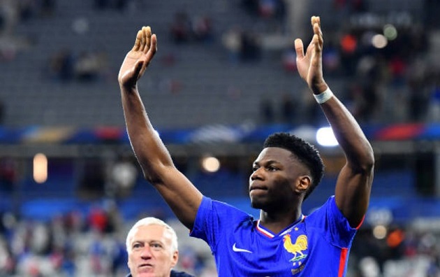 Từ tâm điểm chỉ trích, Tchouameni hóa người hùng, cân tuyến giữa tuyển Pháp