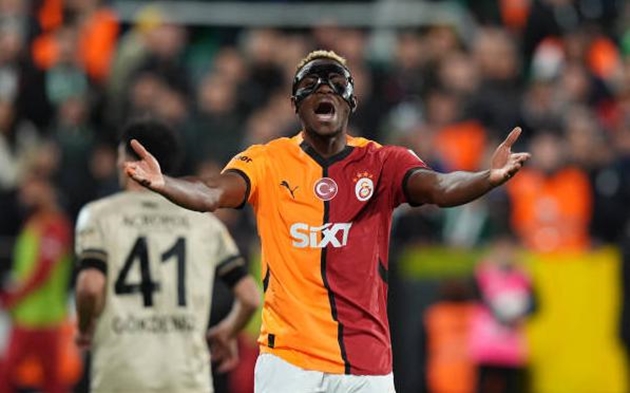 Việc PSG theo đuổi Osimhen có ý nghĩa gì đối với RB Leipzig?