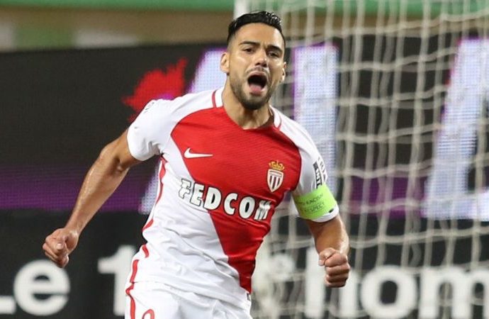 Vòng 12 Ligue 1: Falcao bay cao cùng Monaco, Marseille chìm vào khủng hoảng