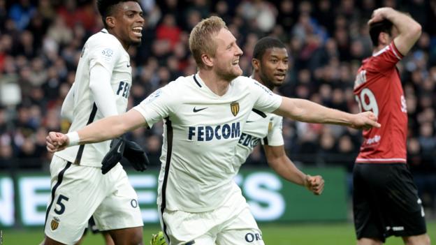Vòng 27 Ligue 1: Hạ Guingamp, Monaco cho PSG “hít khói” trên BXH