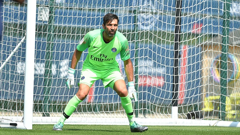XONG! Buffon chốt tương lai tại PSG