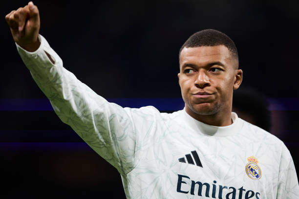 Xuất hiện ồn ào trên ĐT Pháp, huyền thoại kêu gọi Mbappe lên tiếng
